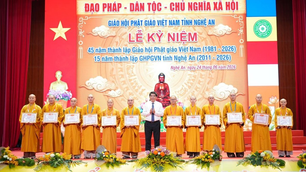 Lễ kỷ niệm 45 năm thành lập GHPGVN và 15 năm thành lập GHPGVN tỉnh Nghệ An