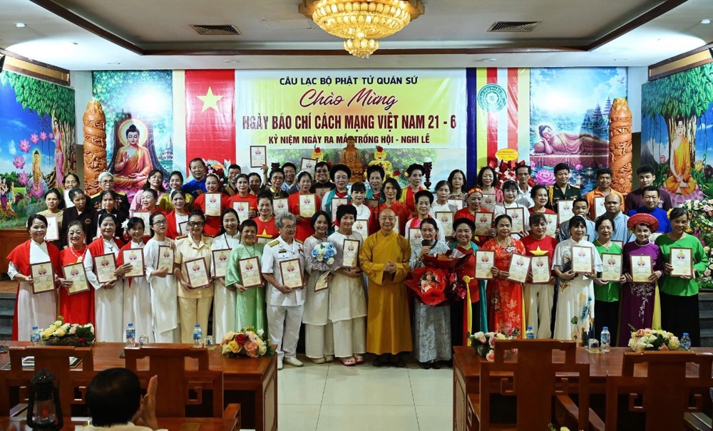 Hà Nội:  Kỷ niệm 101 năm Ngày Báo chí Cách mạng Việt Nam và 1 năm thành lập Đội Trống hội Nghi lễ tại Chùa Quán Sứ