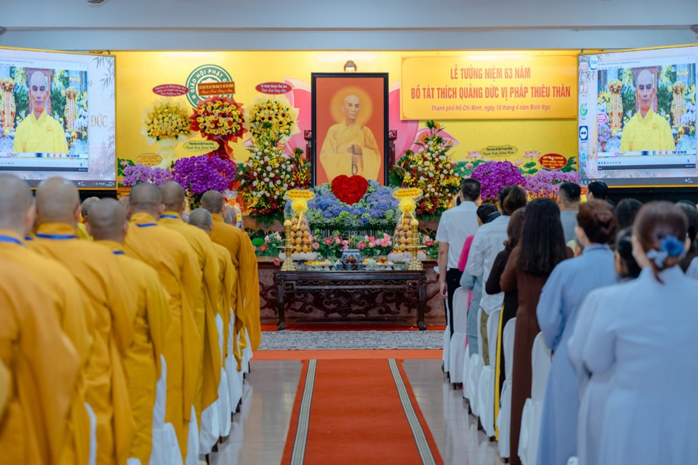 Thành kính tưởng niệm Bồ-tát Thích Quảng Đức tại Văn phòng Trung ương Giáo hội