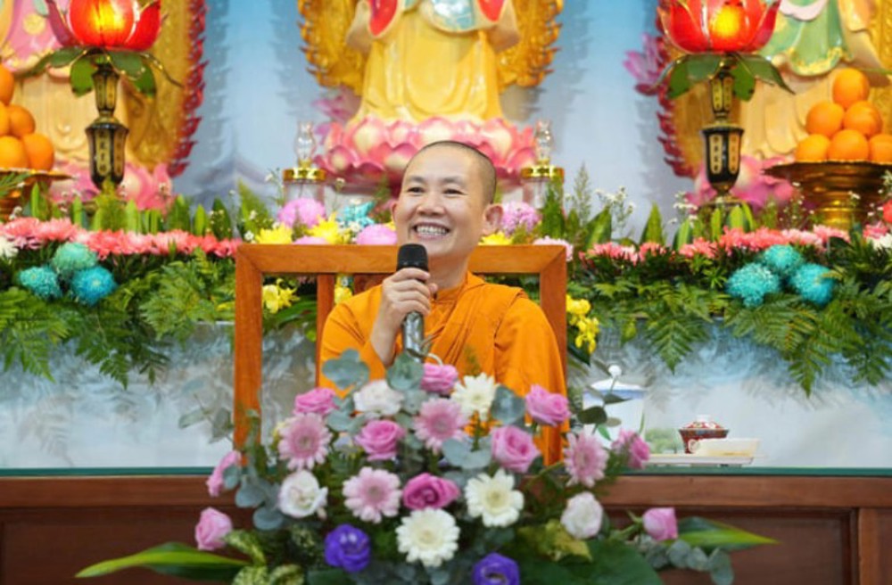 TP.HCM: NS.Hằng Liên giảng giải kinh Pháp Cú “Sao không tìm ngọn đèn?” -  Lời cảnh tỉnh giữa dòng đời vô thường