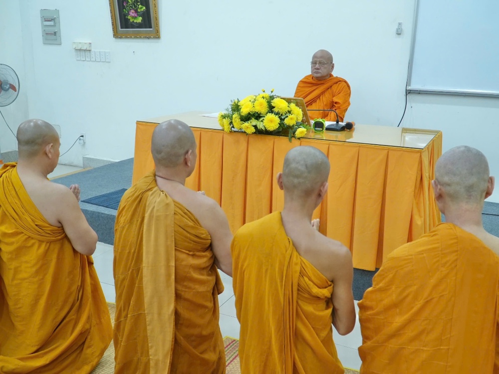 Hòa thượng Thích Bửu Chánh giảng tại Trường hạ Khất sĩ Pháp viện Minh Đăng Quang
