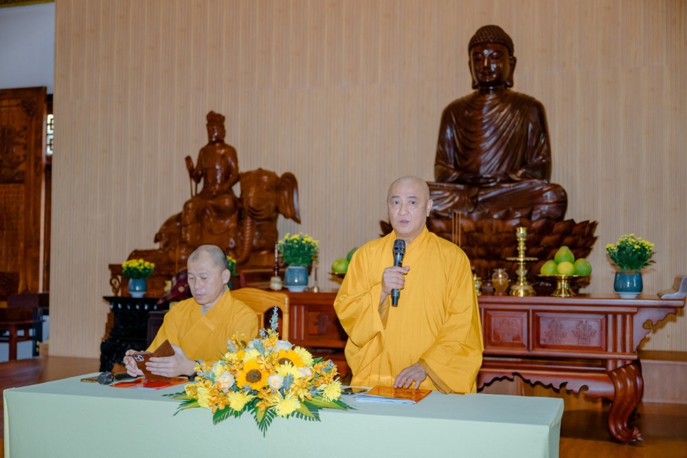 Hòa thượng Thích Huệ Thông và Thượng tọa Thích Minh Nhẫn thăm, sách tấn hành giả an cư tại trường hạ chùa Quốc Ân Khải Tường