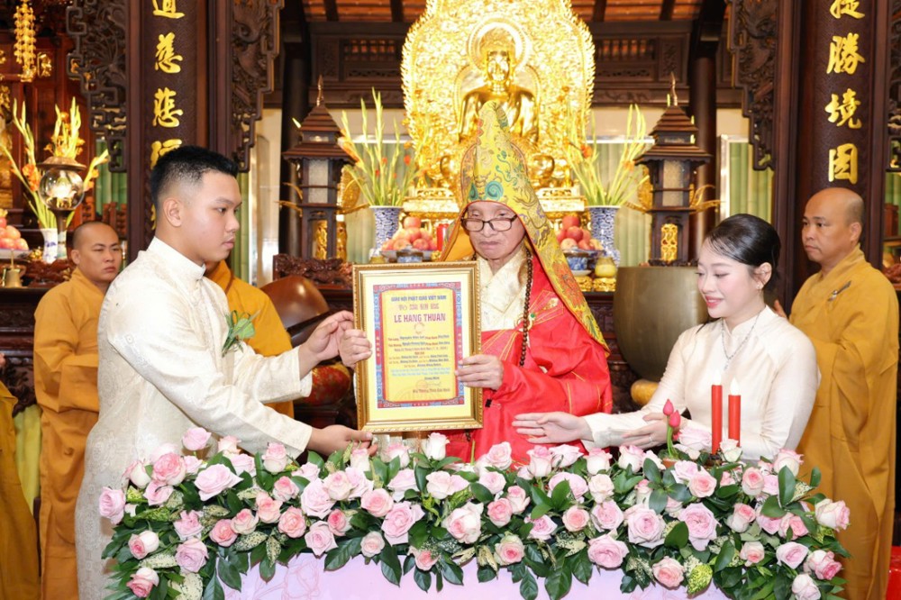 Tây Ninh: Tổ đình Linh Phước trang nghiêm tổ chức Lễ hằng thuận cho đôi bạn trẻ
