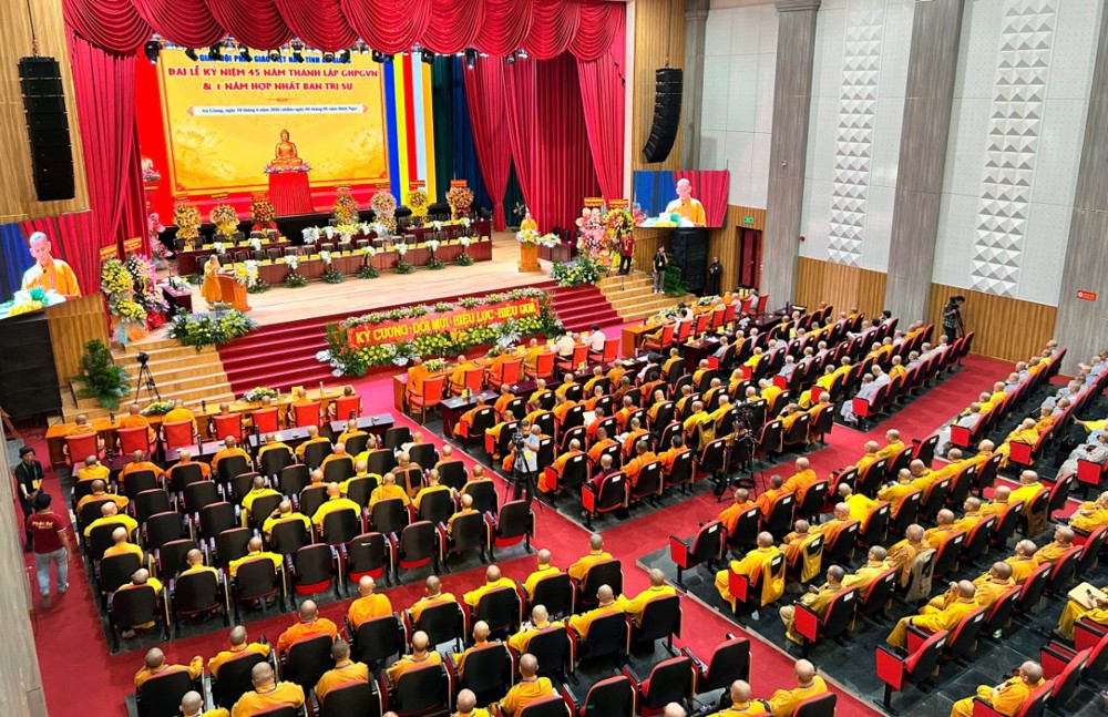 An Giang: Trang trọng Đại lễ kỷ niệm 45 năm thành lập GHPGVN và 01 năm ngày hợp nhất Ban Trị sự GHPGVN tỉnh