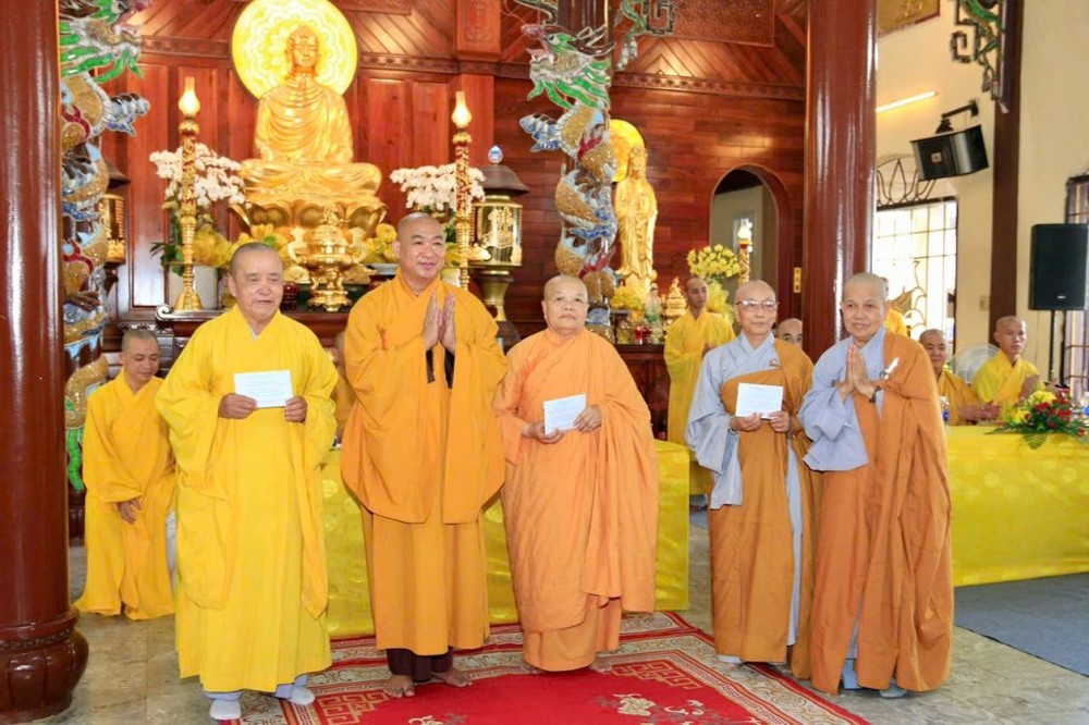 Văn phòng 2 Trung ương GHPGVN và Thường trực Ban Trị sự Phật giáo thành phố Đà Nẵng thăm các trường hạ an cư tập trung