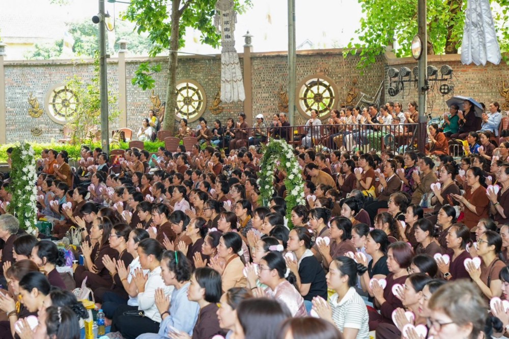 Hà Nội: Hàng ngàn người tham dự Pháp hội cầu siêu Thai nhi, Sản nạn nhân ngày Quốc tế thiếu nhi tại chùa Tân Hải