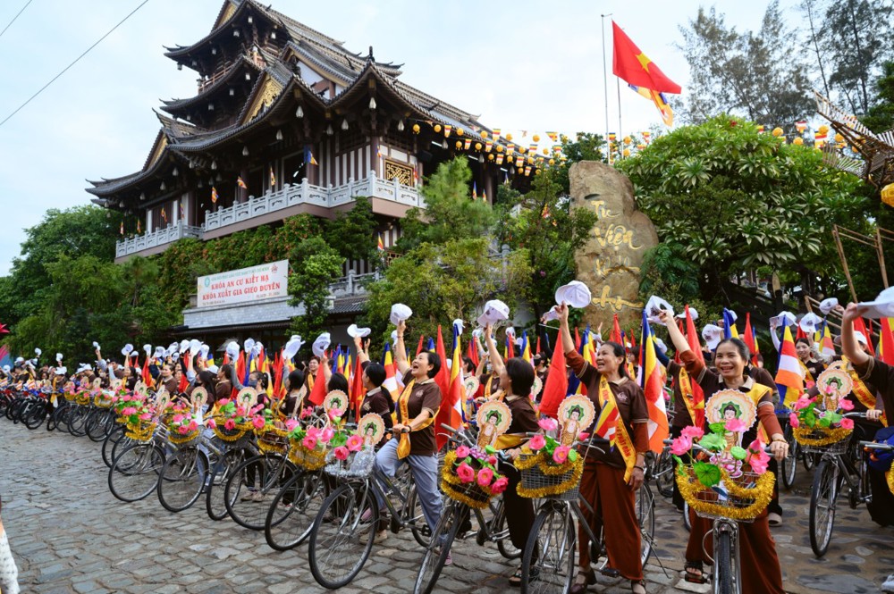 TP.HCM: Hân hoan diễu hành xe đạp hoa kính mừng Đại lễ Phật đản PL.2570 – DL.2026