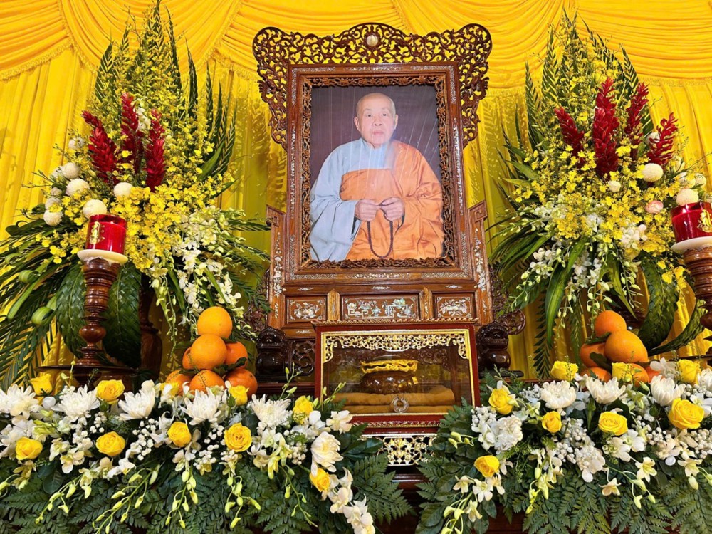 Lâm Đồng: Trang nghiêm lễ nhập kim quan cố Ni trưởng Thích Nữ Minh Đức- Chứng minh Phân ban Ni giới tỉnh