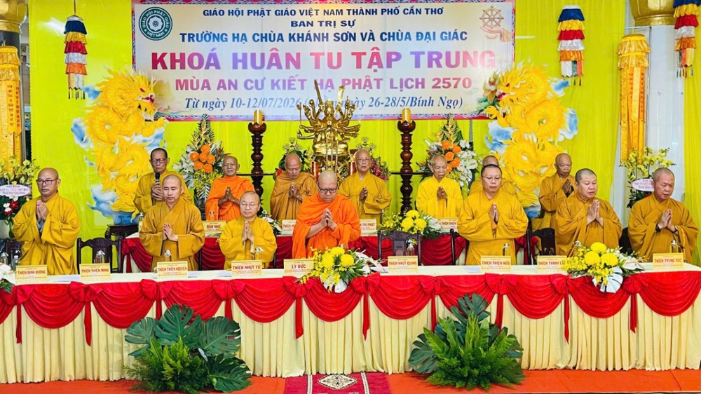 Cần Thơ: Khai mạc khoá Huân tu dành cho Tăng Ni khu vực Sóc Trăng cũ