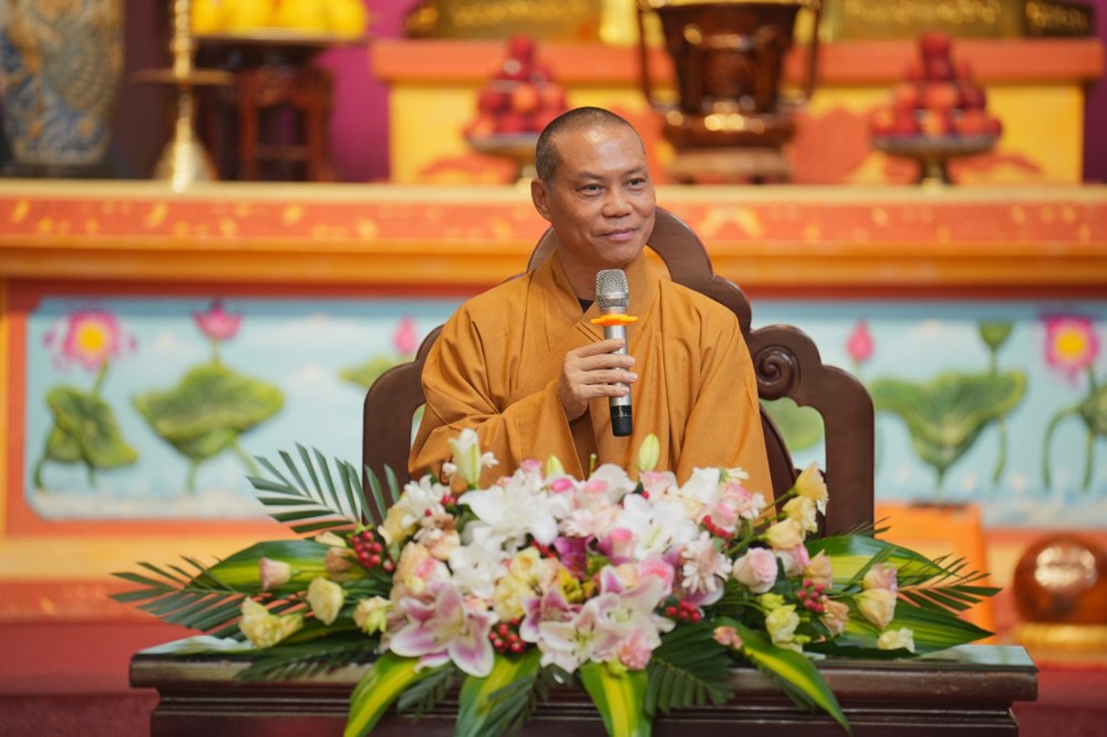 Hà Nội: Thầy Trí Chơn thuyết giảng đến hơn 500 khóa sinh trong Khóa sinh hoạt Phật pháp lần thứ XIV tại chùa Bằng