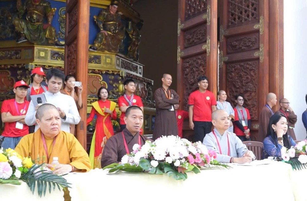 TP. Đồng Nai: Sau thời khóa thiền hành, trại sinh hào hứng bước vào vòng sơ khảo cuôc thi văn nghệ 