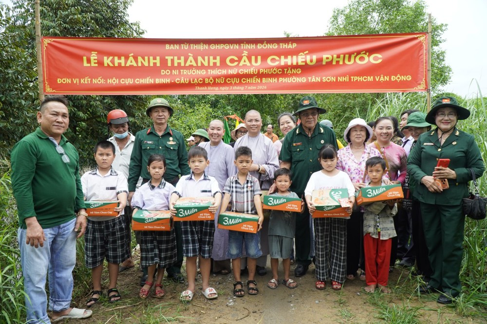 Đồng Tháp: Khánh thành cầu giao thông nông thôn và trao nhà đại đoàn kết – thắm đượm nghĩa tình đạo đời