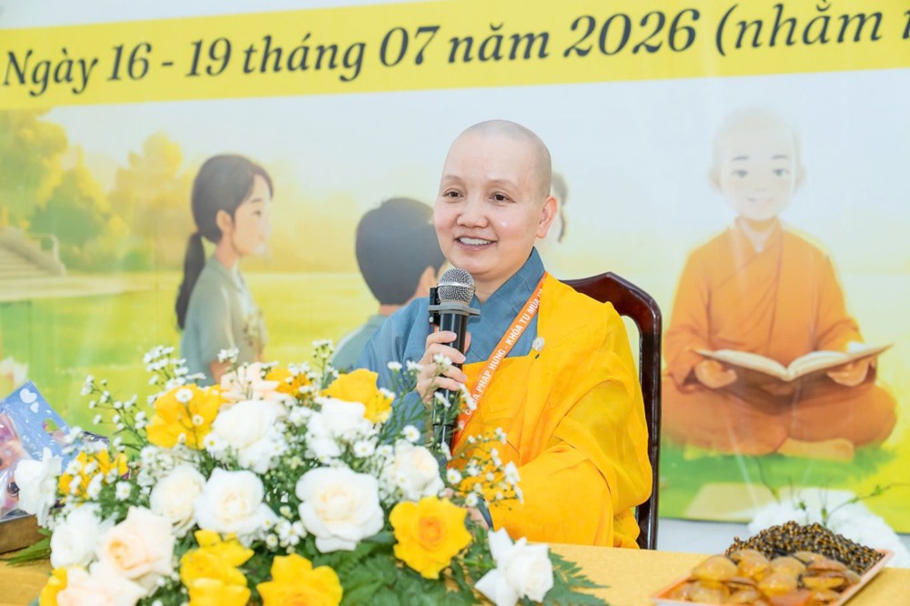 Tây Ninh: Ni sư Thích Nữ Chúc Hiếu chia sẻ pháp thoại “Thông minh và trí tuệ” tại Khóa sinh hoạt Phật pháp mùa hè chùa Pháp Hưng