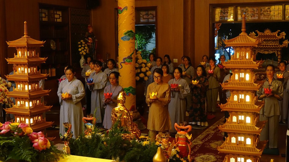 Quảng Ngãi: Thuyết giảng chủ đề “Hình tượng Quán Thế Âm” và thắp nến tri ân nhân ngày vía Bồ tát Quán Thế Âm