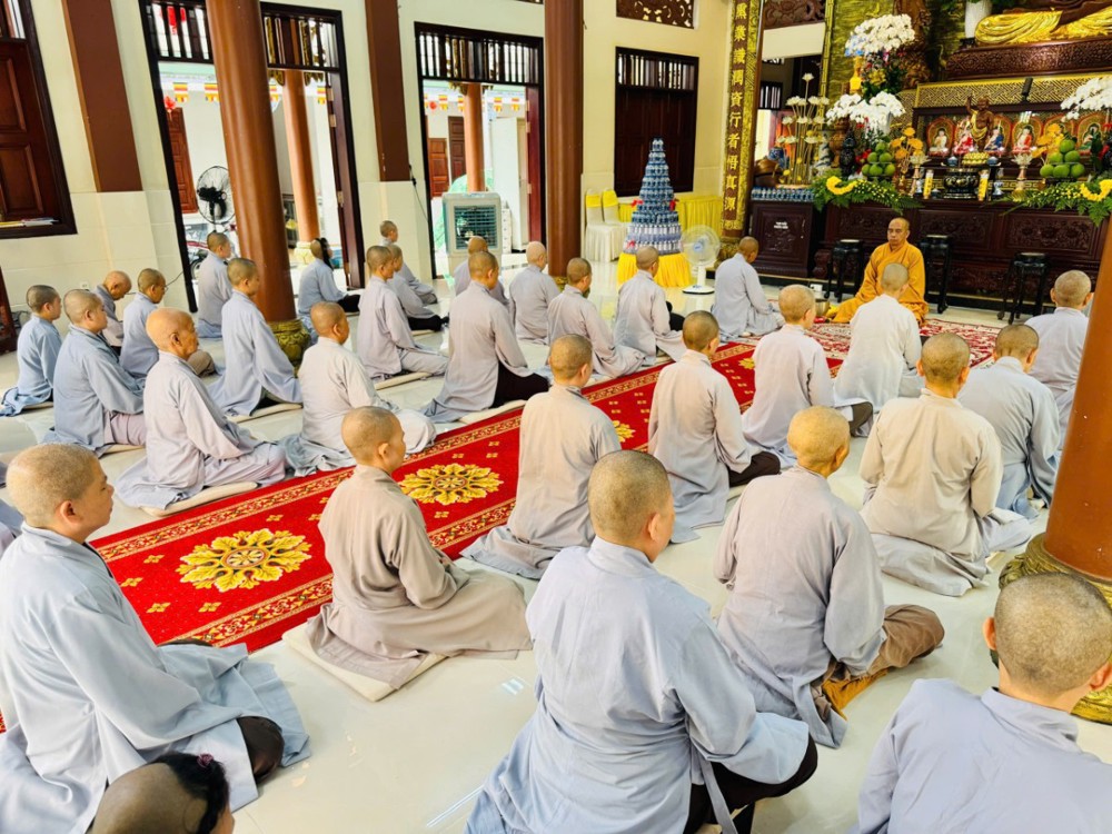 TP.HCM: TT.TS Thích Viên Trí tiếp tục giảng Luật học và hướng dẫn thực hành thiền Tứ niệm xứ tại Trường hạ chùa Từ Giác