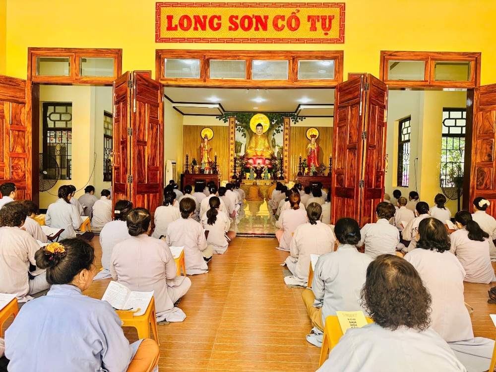 Khánh Hòa: Khóa tu “Thực hành lời Phật dạy - Thiết lập an lạc hiện tại” lần 8 do Đạo tràng Thiện Đạo tổ chức tại chùa Long Sơn