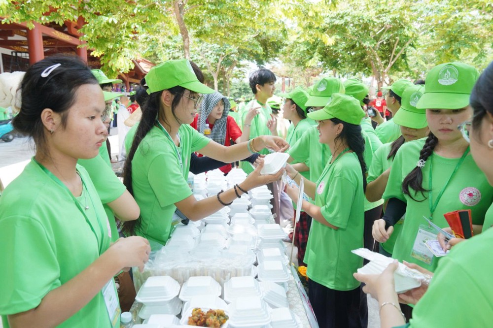 Đồng Nai: “Phiên chợ quê hương” trên đất trại – Khi người trẻ học làm kinh tế để hiểu giá trị của lao động
