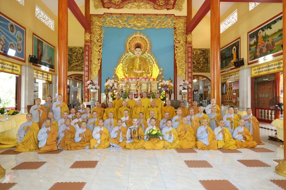 Tây Ninh: Ban Thường trực BTS GHPGVN tỉnh thăm và cúng dường Trường hạ chùa Long Thành