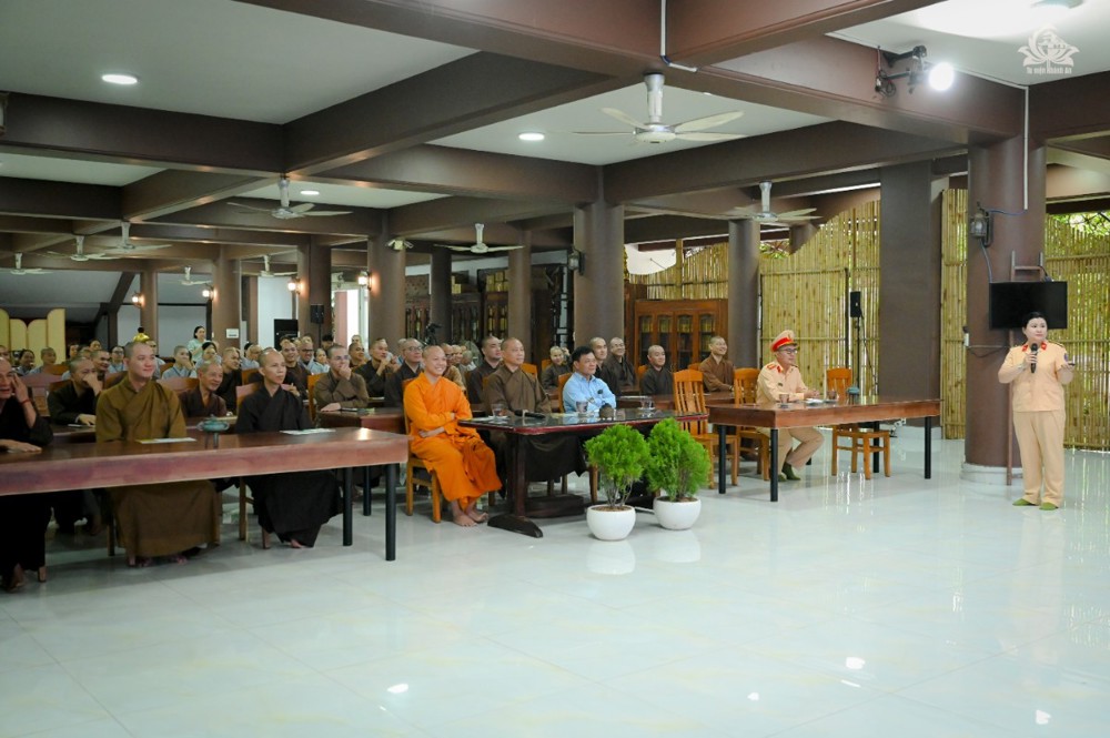 TP.HCM: Tuyên truyền, phổ biến pháp luật về trật tự, an toàn giao thông tại trường hạ Tu viện Khánh An