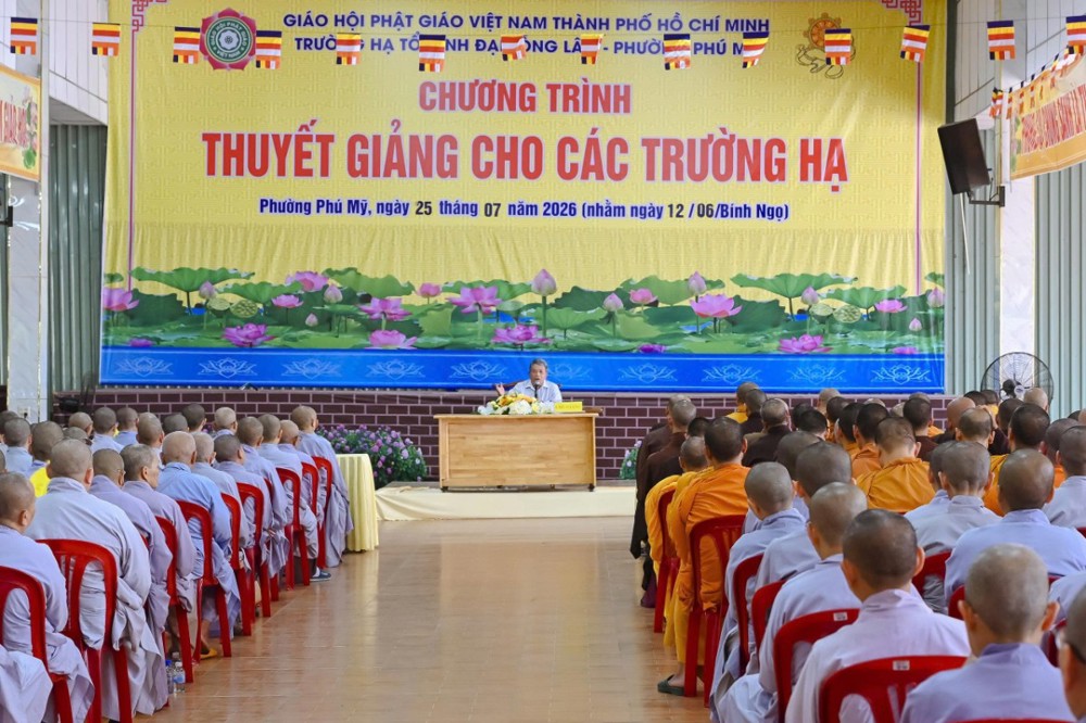 TP.HCM: Ông Vũ Huy Long hướng dẫn chuyên đề Luật Tín ngưỡng, Tôn giáo cho 600 hành giả an cư