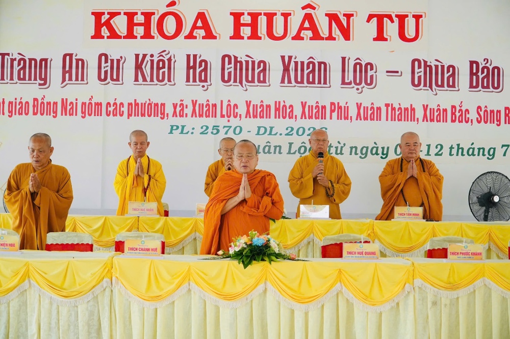 Đồng Nai: Hòa thượng Thích Bửu Chánh thuyết giảng tại khóa Huân tu Khu vực 6