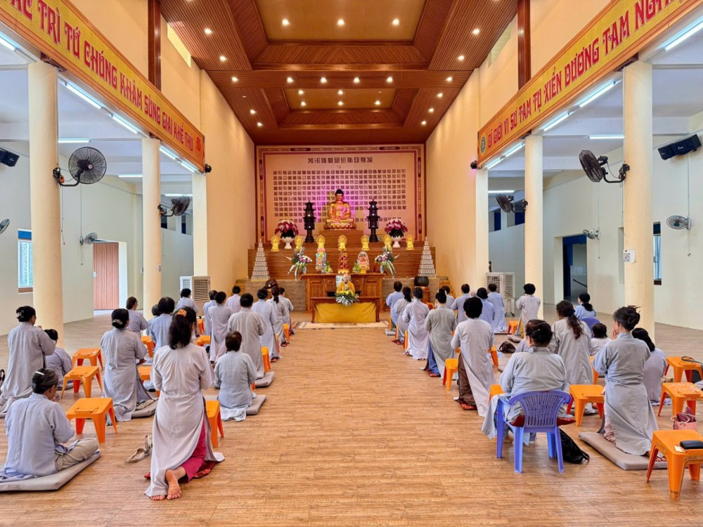 An Giang: Khóa tu Bát quan trai định kỳ tại chùa Phật Quang Phổ Chiếu