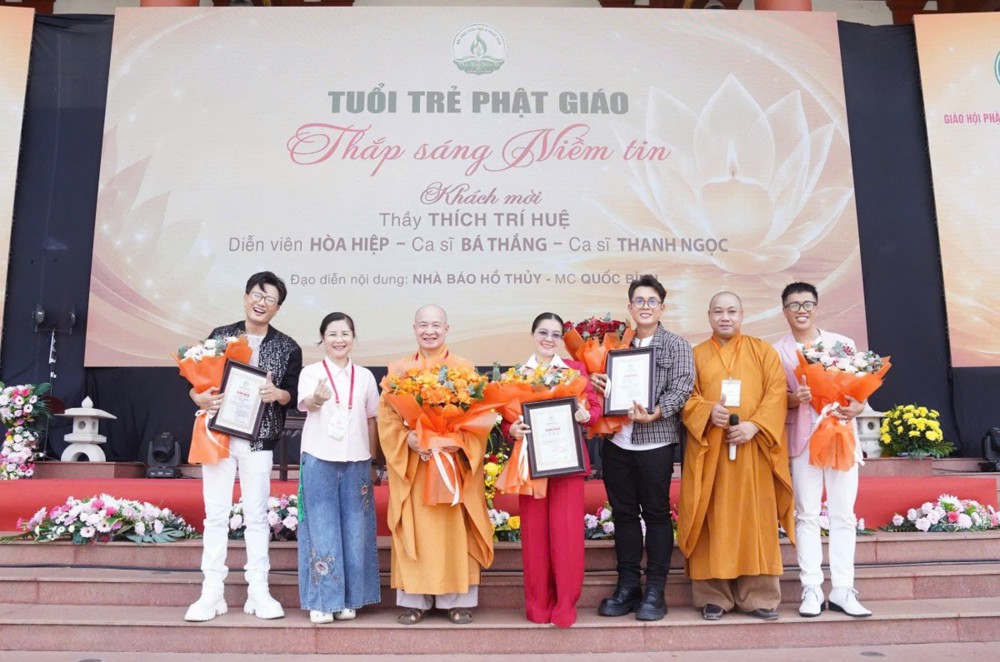 Đồng Nai: Không còn khoảng cách: Nghệ sĩ hòa cùng hơn 3.500 trại sinh trong Talk show "Thắp sáng niềm tin"