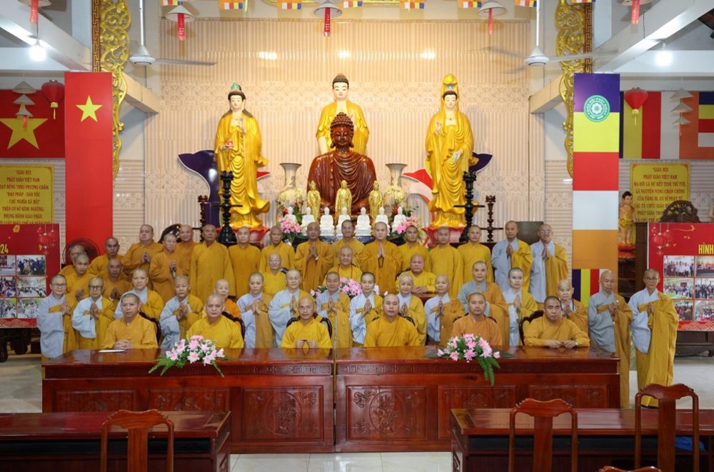 Tây Ninh: Ban Thường trực Ban Trị sự GHPGVN tỉnh thăm và cúng dường trường hạ chùa Linh Nguyên