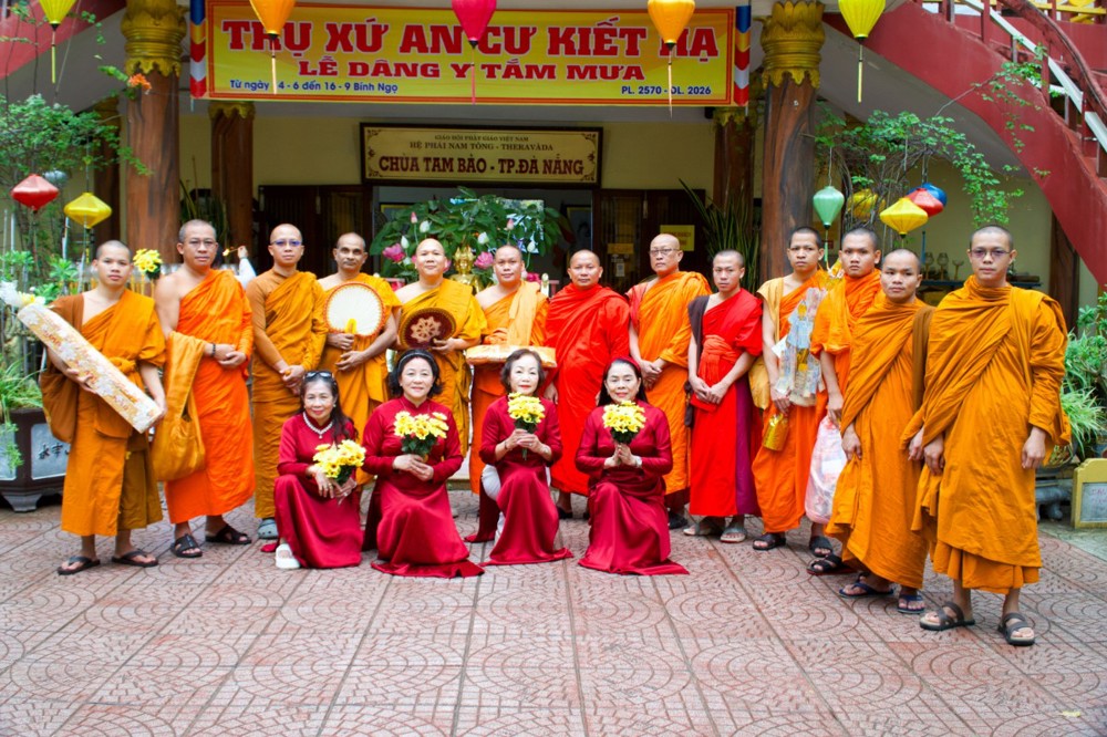 Đà Nẵng: Thắm Tình Đạo Vị Trong Lễ Cúng Dường An Cư Của Đoàn Phật Giáo Tỉnh Champasak (Lào) Tại Chùa Tam Bảo