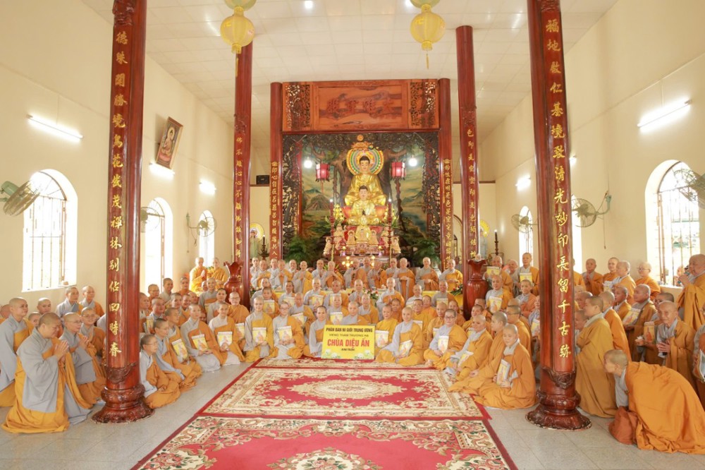 Khánh Hòa: Phân ban Ni giới Trung ương thăm chư hành giả Ni (Nam Khánh Hòa) tại Tổ đình Diệu Ấn