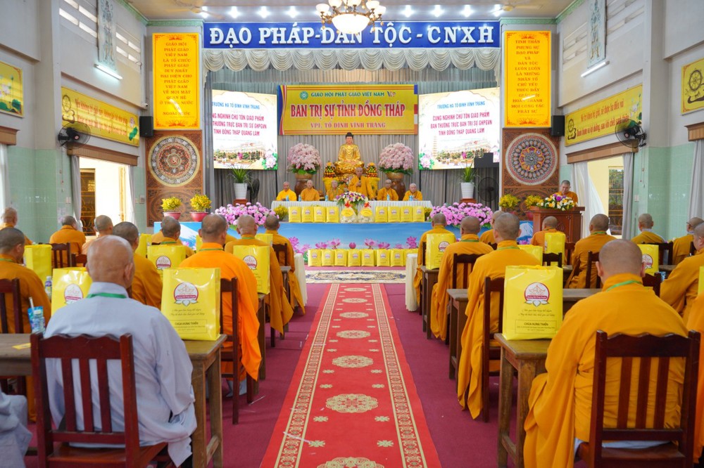 Đồng Tháp: Thường trực Ban Trị sự thăm chư hành giả An cư tại các điểm trường hạ trong tỉnh
