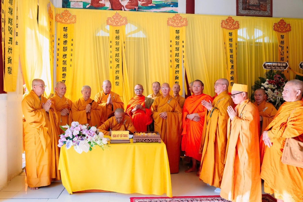 Cà Mau: Trung ương Giáo hội kính viếng giác linh Hoà thượng Thích Phước Lợi