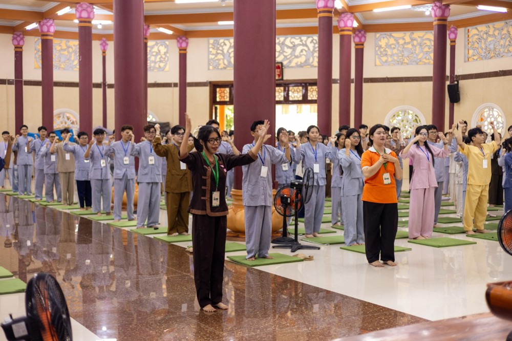 Cần Thơ: Đông đảo khóa sinh Khóa sinh hoạt Phật pháp mùa Hè 2026 dự thời pháp thoại "Tầm để vươn tầm" tại Tịnh xá Ngọc Trung