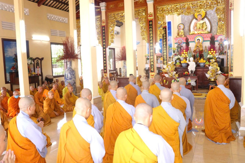 Vĩnh Long: Chư Tăng Ni sáu hạ trường khu vực III (Bến Tre) đồng loạt trang nghiêm tác pháp Bố-tát kỳ 3 của mùa An cư Kiết hạ PL. 2570