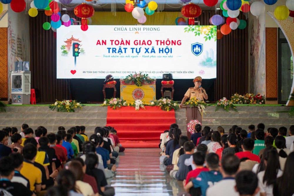 Đắk Lắk: Tuyên truyền pháp luật về an toàn giao thông, trật tự xã hội và phòng cháy chữa cháy tại khóa tu chùa Linh Phong