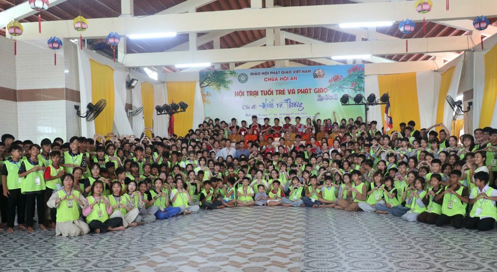Vĩnh Long: Long trọng khai mạc Hội trại Tuổi trẻ và Phật pháp lần thứ XI chủ đề "Hiểu và Thương"