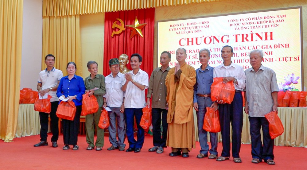 Hưng Yên: Ban Từ thiện xã hội GHPGVN tỉnh trao hơn 200 phần quà tri ân gia đình chính sách nhân Ngày Thương binh - Liệt sĩ