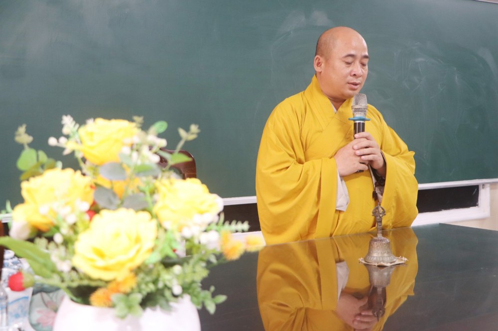 Vĩnh Long: Đại đức Thích Trí Thuận thăm Trường hạ Ni chùa Bạch Vân và phổ biến Hiến chương GHPGVN, Luật Tín ngưỡng, Luật Đất đai, Luật Xây dựng, đã sửa đổi và bổ sung liên quan đến tôn giáo. 