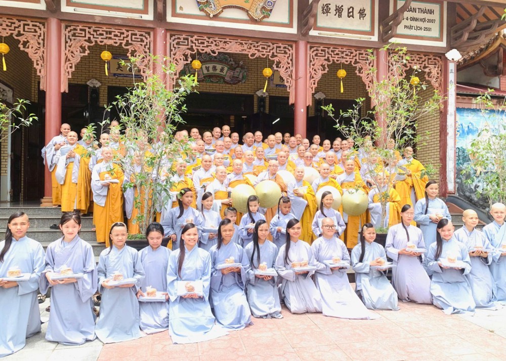 Quảng Trị: Phân ban Ni giới Trung ương thăm, sách tấn chư Ni an cư tại chùa Long Hưng