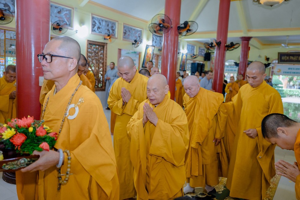 Đồng Nai: Trưởng lão Hòa thượng Thích Thiện Nhơn thăm và sách tấn Tăng Ni Liên Tông Tịnh độ Non Bồng an cư tại chùa Long Phước Thọ