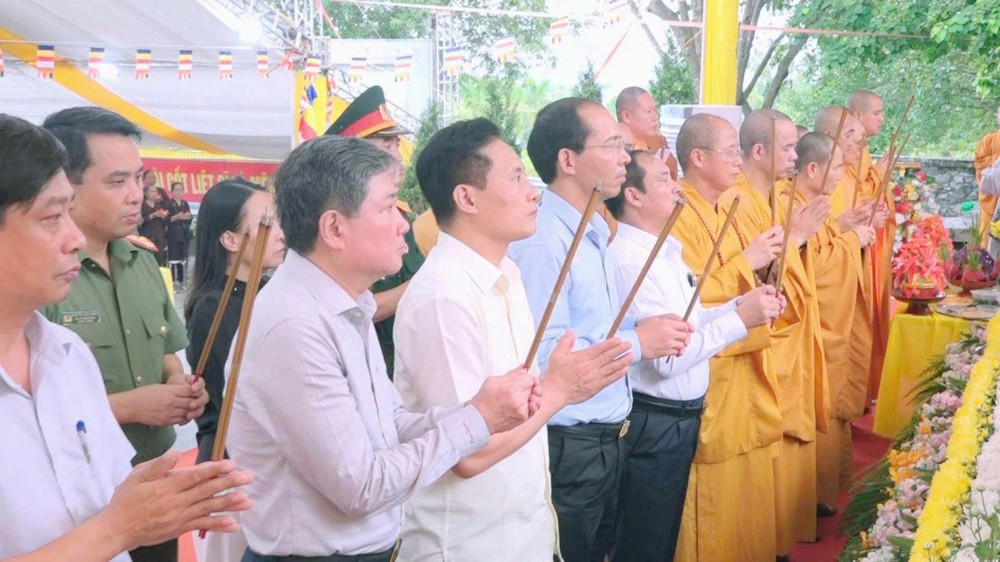 Phú Thọ: Trang nghiêm Đại lễ cầu siêu, tưởng niệm tri ân các Anh hùng Liệt sĩ nhân kỷ niệm 79 năm Ngày Thương binh - Liệt sĩ