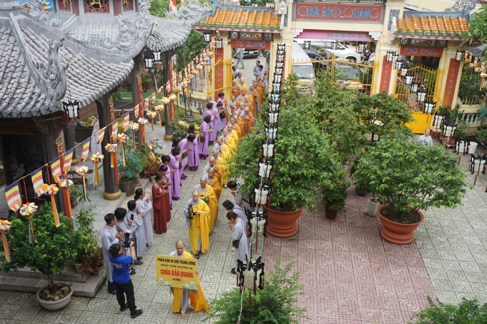 Đà Nẵng: Phân ban Ni giới Trung ương thăm chư hành giả Ni tại Tổ đình Bảo Quang