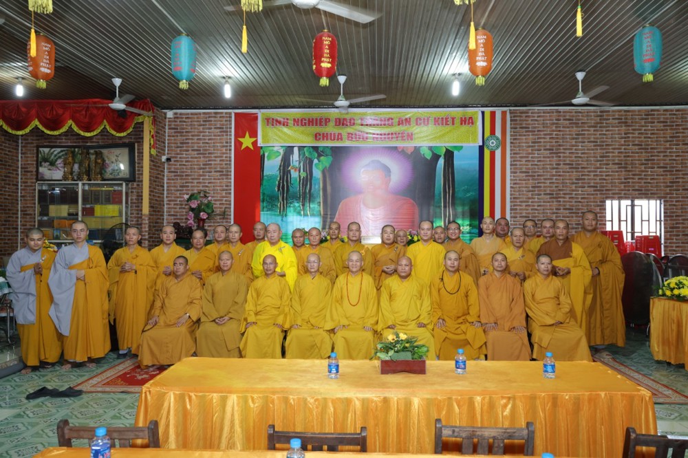 Tây Ninh: Ban Thường trực BTS GHPGVN tỉnh thăm và cúng dường Trường hạ chùa Bửu Nguyên