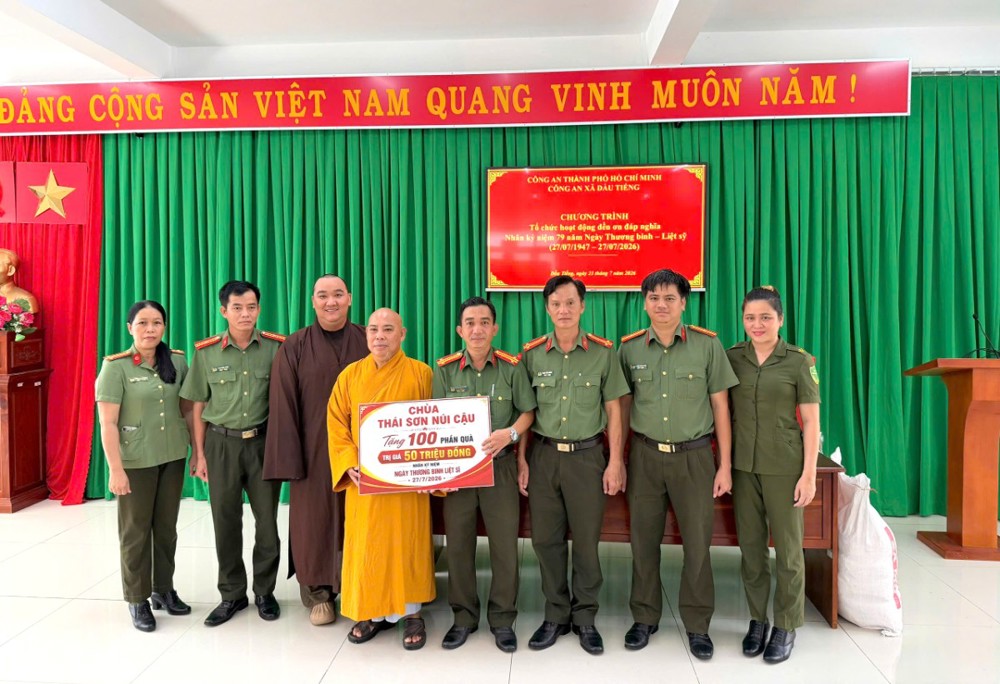 TP.HCM: Chùa Thái Sơn (Núi Cậu) tri ân gia đình liệt sĩ Công an Nhân dân nhân kỷ niệm 79 năm Ngày Thương binh – Liệt sĩ