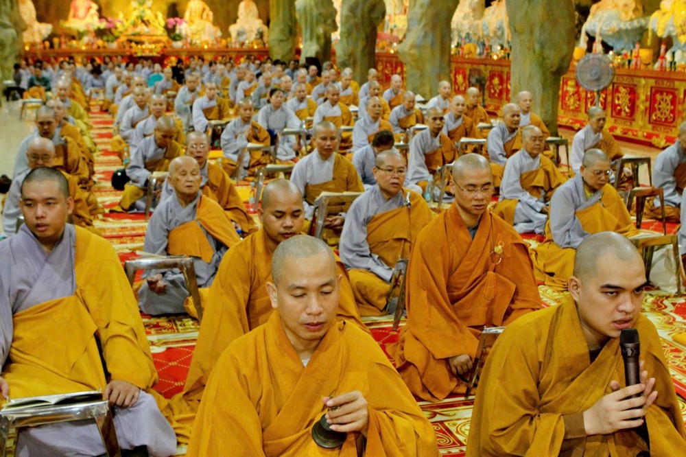 Đồng Nai: Chùa Phật Quốc Vạn Thành tổ chức Đại lễ vía Bồ Tát Quán Thế Âm thành đạo, trao 500 phần quà đến người dân khó khăn