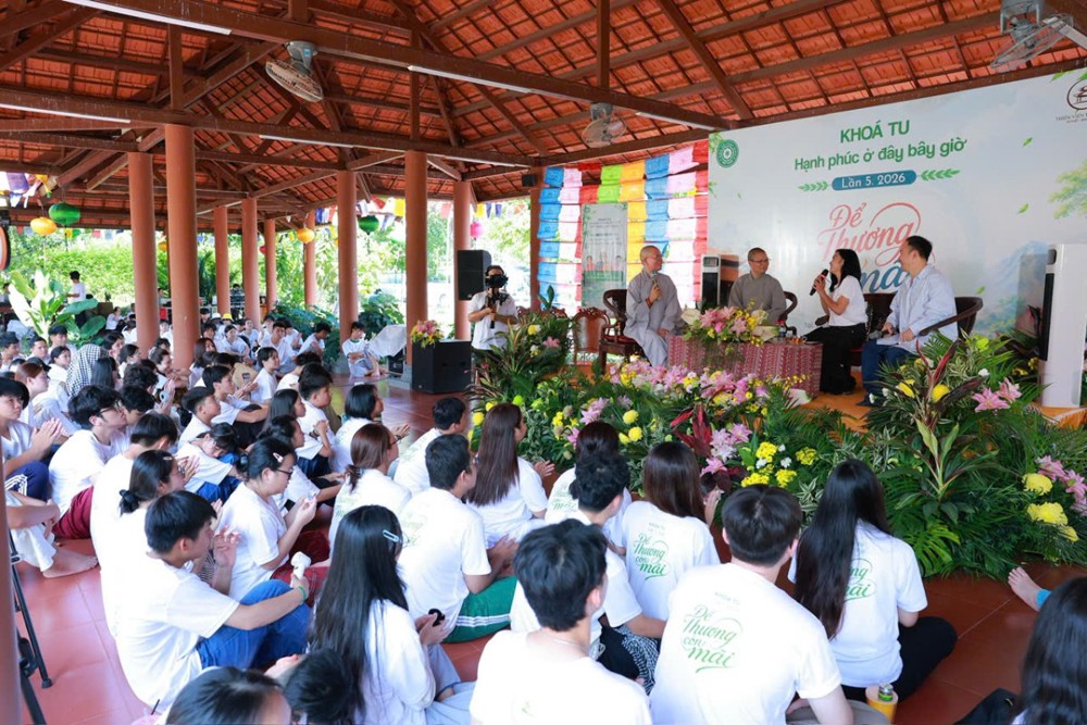 Đồng Nai: Hơn 300 khóa sinh lắng nghe thông điệp giữ gìn sự tử tế giữa dòng đời đổi thay