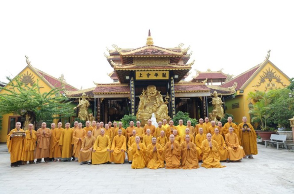 Tây Ninh: Ban Thường trực BTS GHPGVN tỉnh thăm và cúng dường Trường hạ chùa Tào Khê