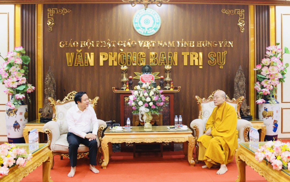 Hưng Yên: Bí thư Tỉnh ủy thăm, chúc mừng BTS GHPGVN tỉnh sau thành công Đại hội Phật giáo