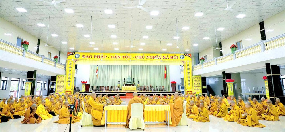 TP.HCM: Chư Tăng Ni Phật giáo khu vực II Bố-tát, thính giới giữa mùa An cư Kiết hạ