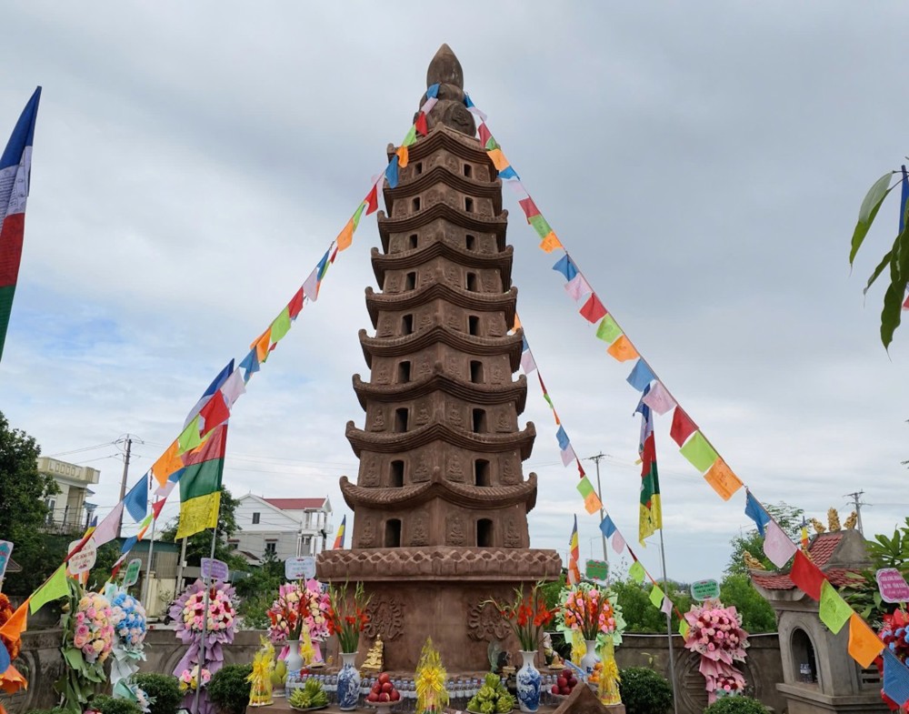 Nghệ An: Chùa Đông Yên trang nghiêm cử hành Đại lễ Khánh tạ Bảo tháp Cửu phẩm Liên Hoa